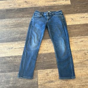 Tommy Bahama Slim Boyfriend Jean Size 28